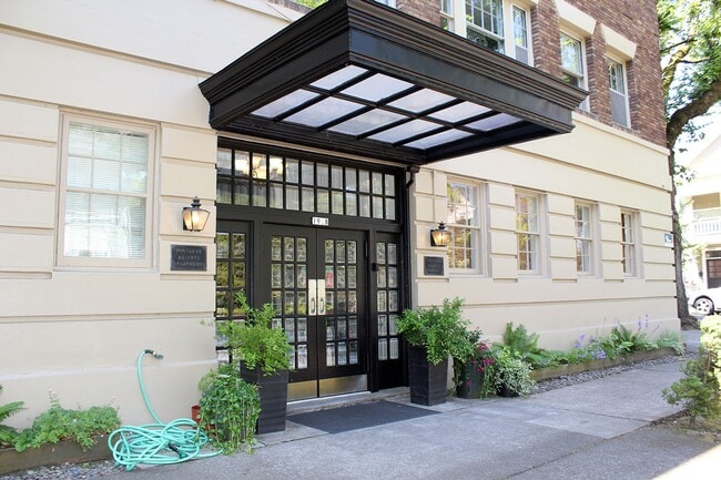 Foto del edificio - 1928 SW Laurel St