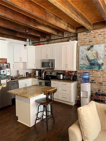Building Photo - 208 Chartres St