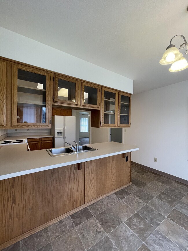 Foto del edificio - 10460 W Highlander Rd