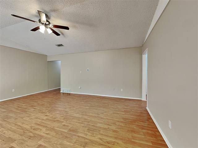 Building Photo - 902 Cannon Dr