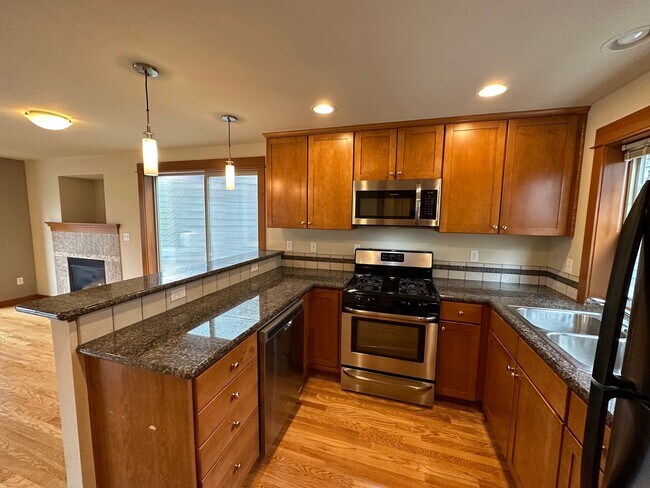 Building Photo - Ballard Townhome