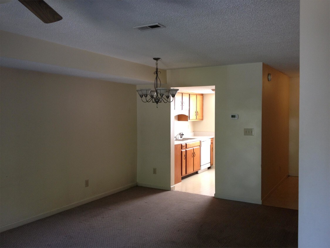 Building Photo - 600 Tellico Ave