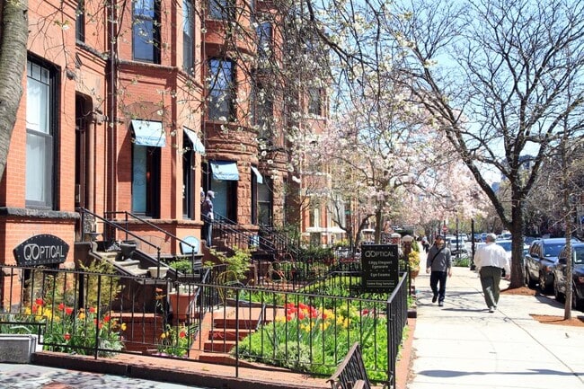 Building Photo - 266 Newbury St