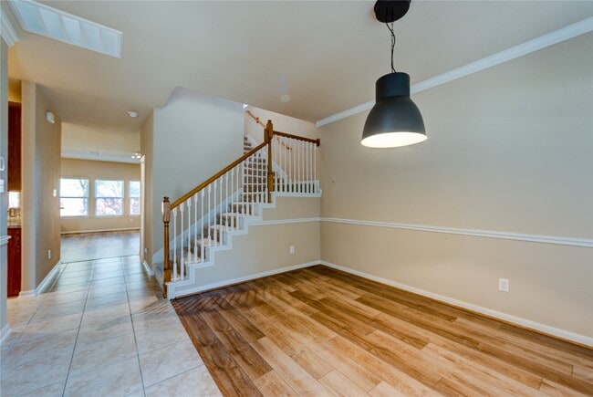 Foto del edificio - 4323 Wellington Grove Ln