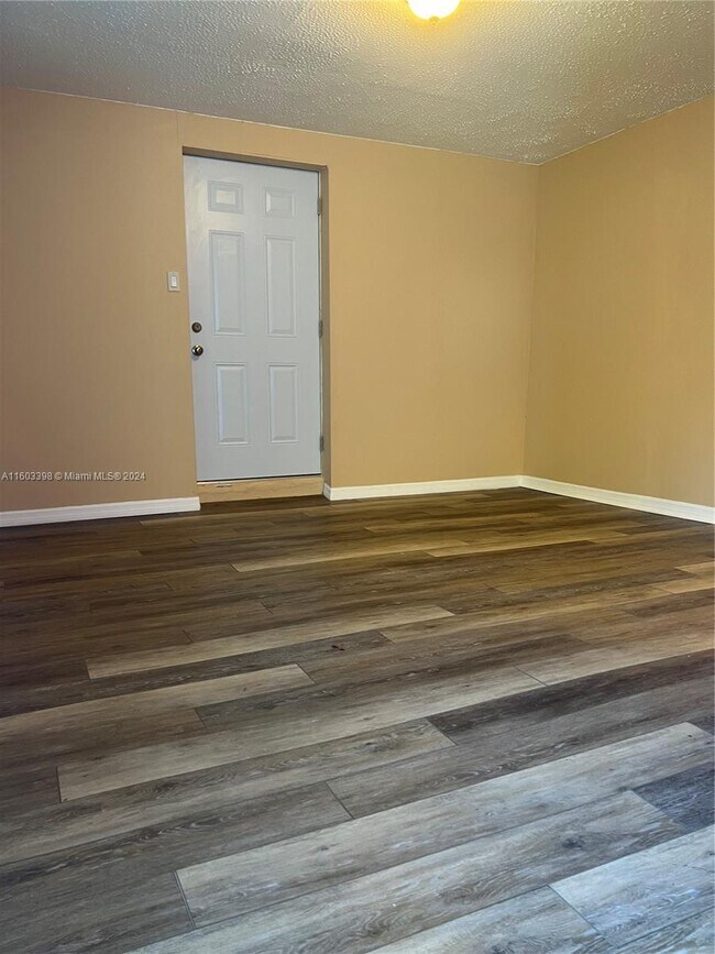 Building Photo - 3601 SW 43rd Ave