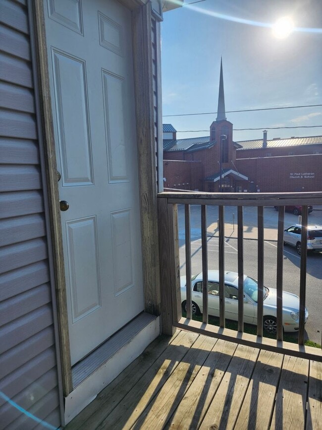 Building Photo - 409 S 13th St