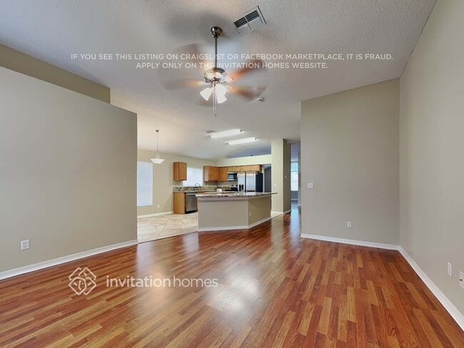 Foto del edificio - 5641 Paddock Trail Dr
