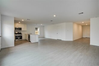 Building Photo - 19747 US-59