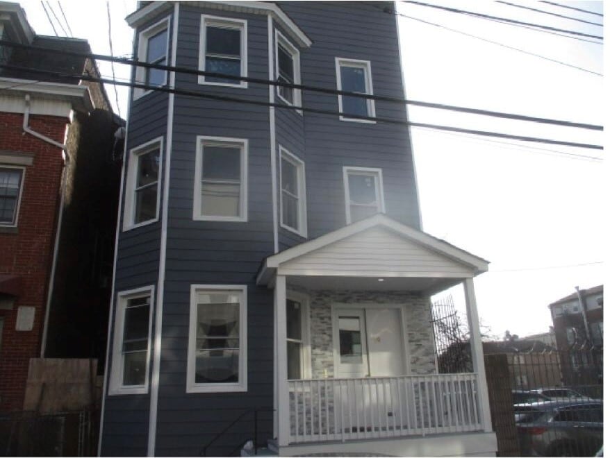 Primary Photo - 90 Park Ave