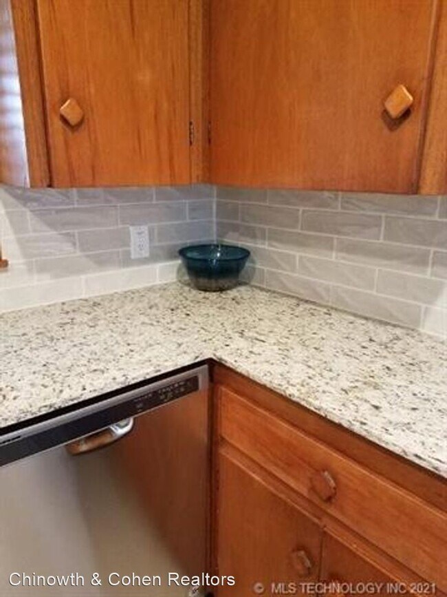 Foto del edificio - 3 br, 1 bath House - 3240 S Toledo Ave