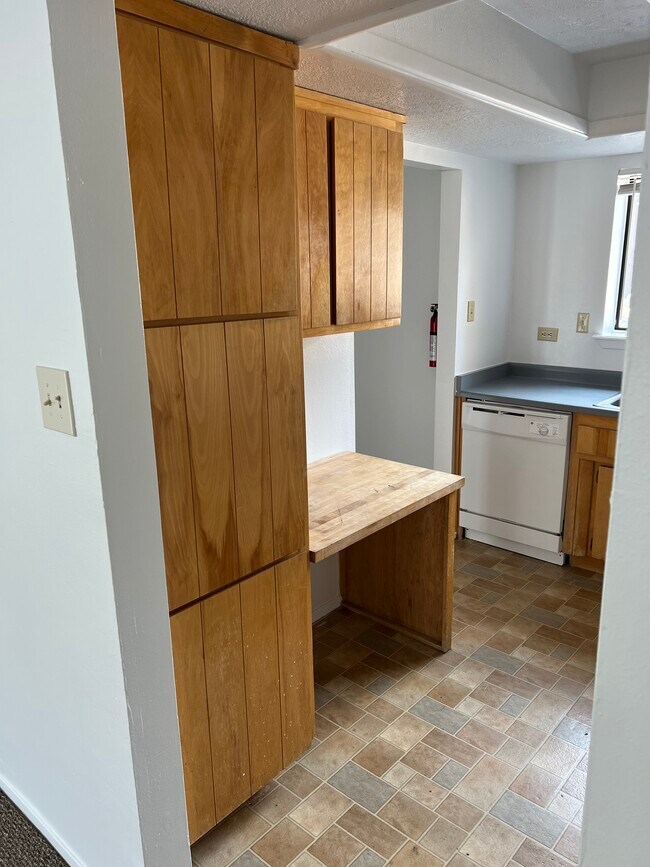 Kitchen - 2064 42nd St