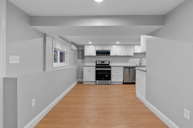 Building Photo - 376 Arnolds Neck Dr