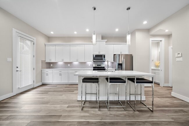 Building Photo - 7510 Sandle St