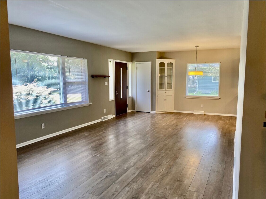 875 Orlando Ave SE, Grand Rapids, MI 49546 House Rental in Grand