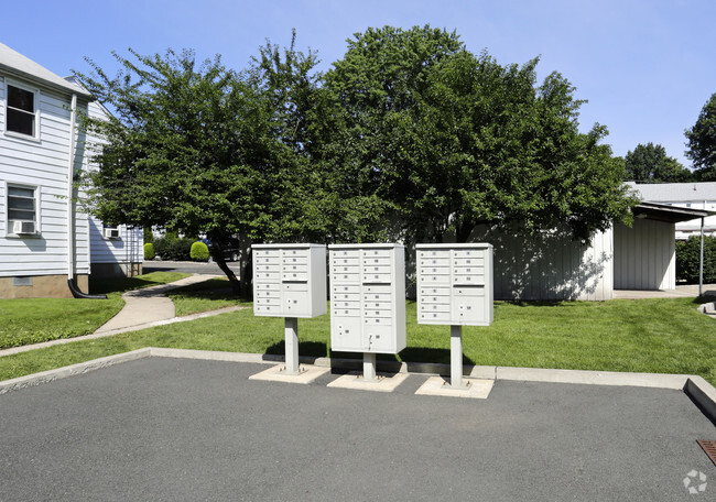 Building Photo - Monroe Garden Apartments