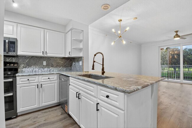 Foto del edificio - 2032 Alta Meadows Ln