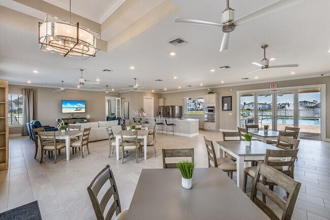 Building Photo - 15021 Wildflower Cir, Naples, FL