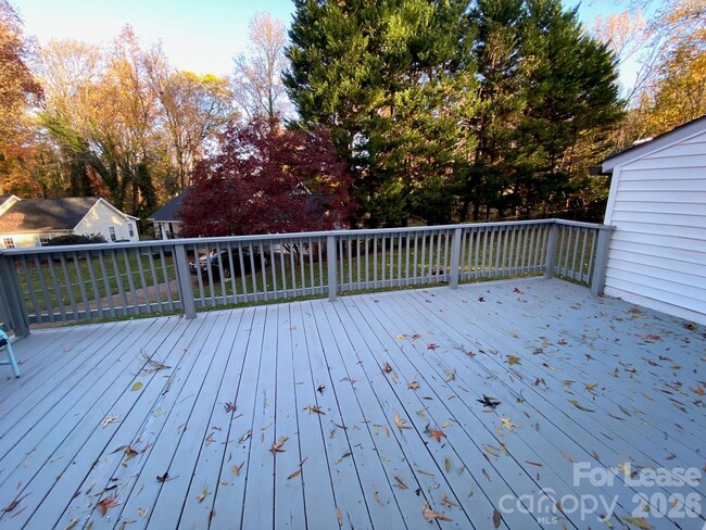 Foto del edificio - 4415 Garris Rd