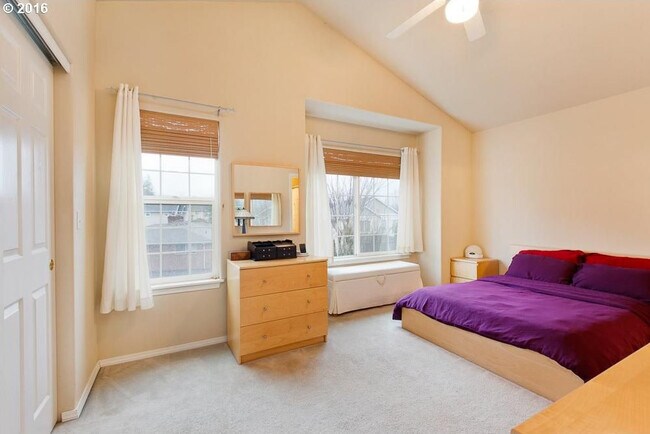 Building Photo - 16109 NW Fescue Court - Beautiful Bethany ...