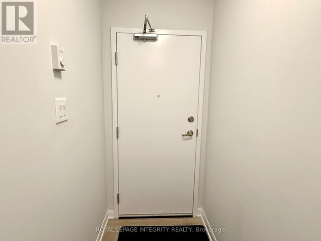 Building Photo - 727 Arcadian Private