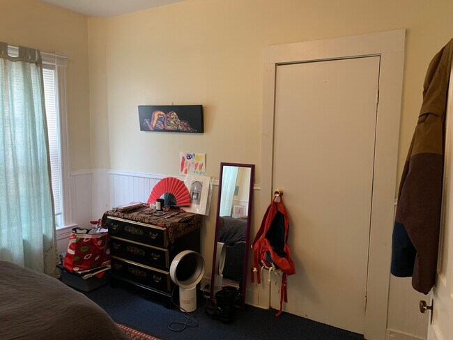 Cama 2 - 19 School St