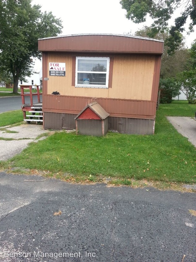 Primary Photo - 300 Court St