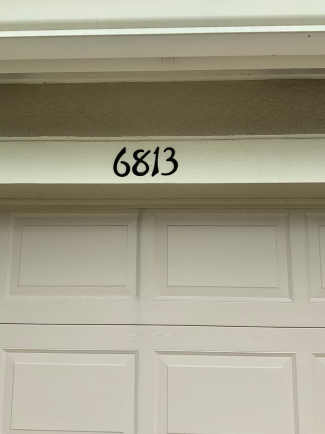 Foto principal - 6813 Bluff Meadow Ct