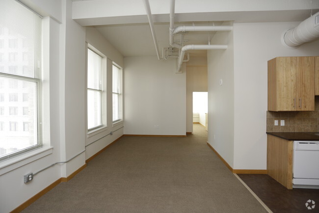 2BR, 1BA - W_1092 SF - Grand Boulevard Lofts