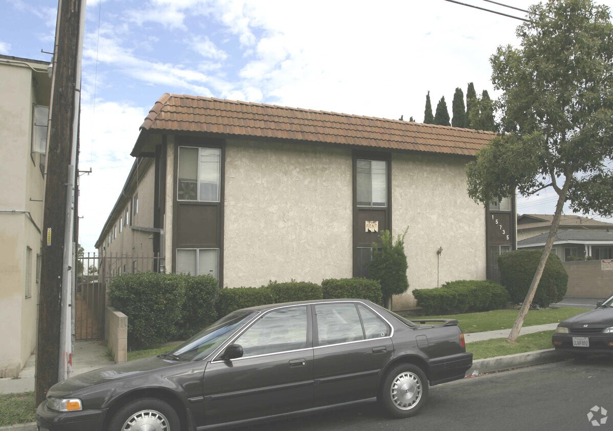 15735 Blaine Ave, Bellflower, CA 90706 Apartments in Bellflower, CA