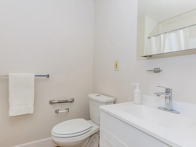Building Photo - 2101 Reamer Dr
