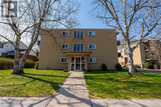 Building Photo - 1075 Brenchley St