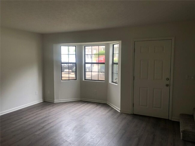 Building Photo - 1448 Springleaf Cir SE