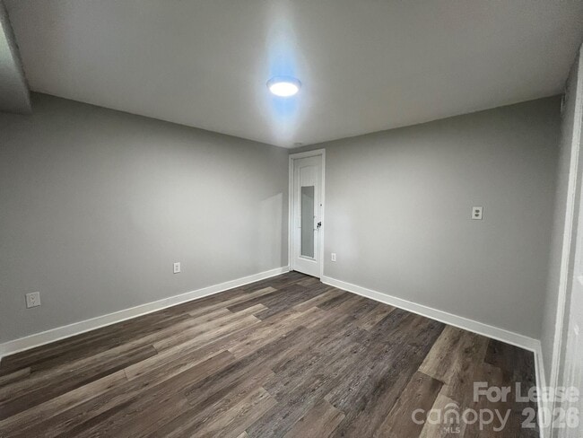 Foto del edificio - 1117 Mineral Springs Rd