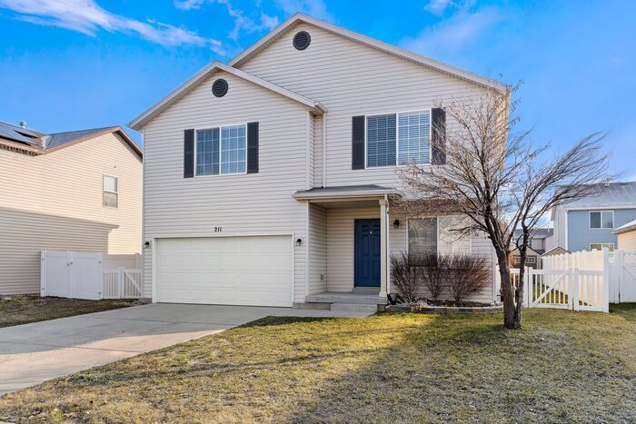 Primary Photo - Amazing Single Family Home for Rent in Spa...