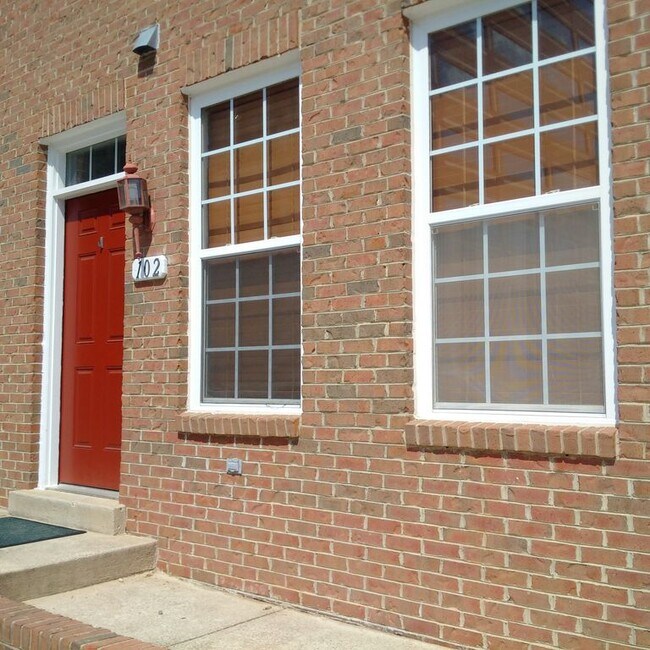 Foto del edificio - 2653 Park Tower Drive Unit 102