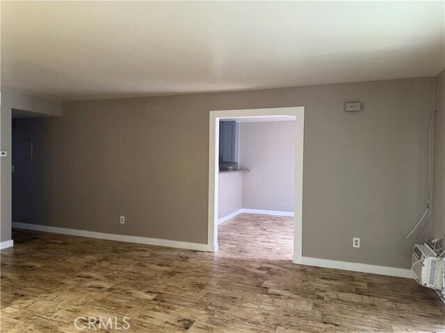 Foto del edificio - 619 S Cypress St