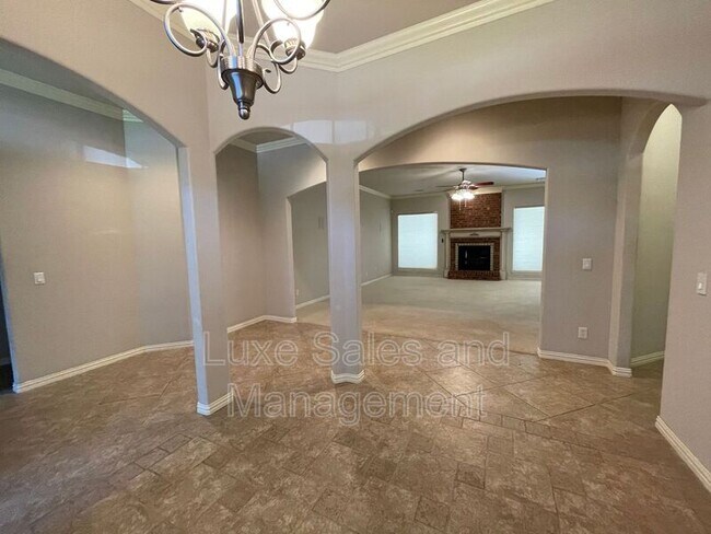 Foto del edificio - 2425 Flint Ridge Rd