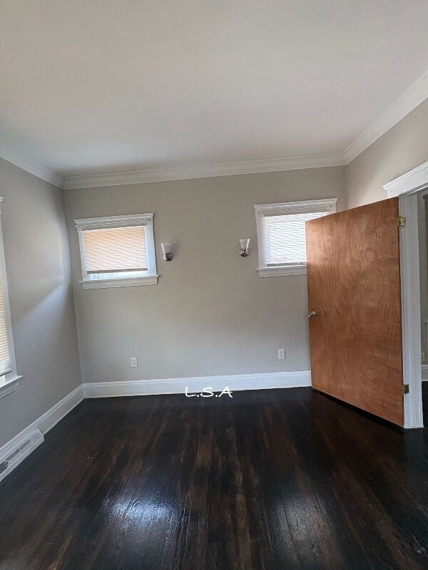 Foto del edificio - 5144 Theodore St