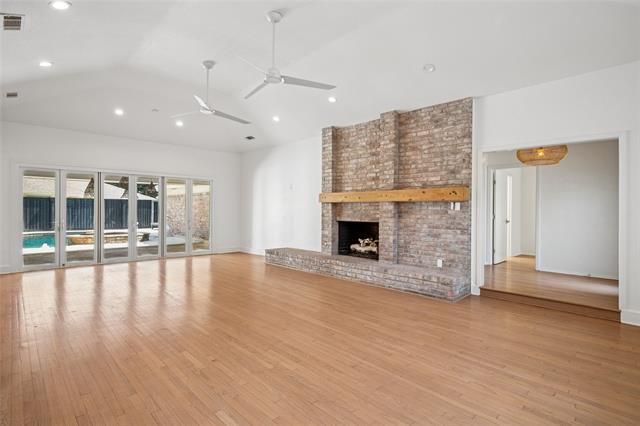Foto del edificio - 7605 Queens Garden Dr