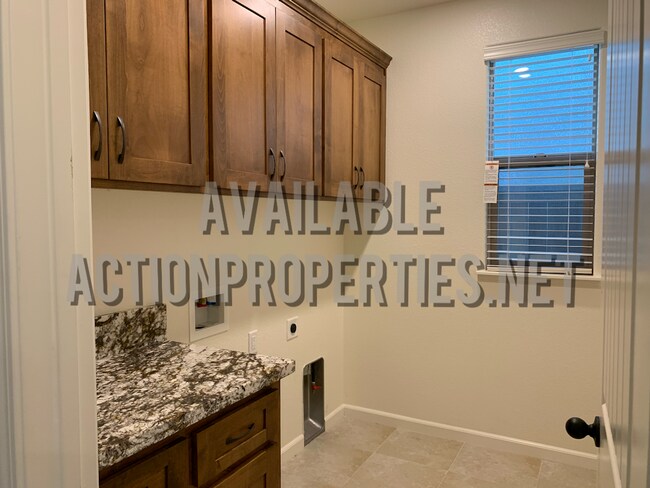 Foto del edificio - Solar - Whitney Ranch Brand New Home! 3Bed...