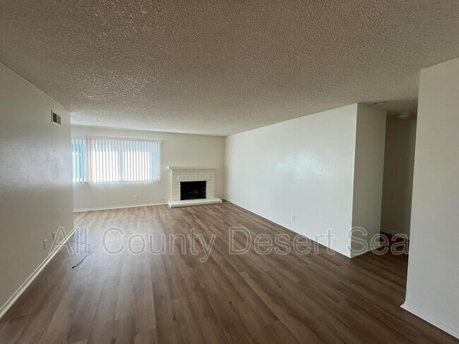 Foto del edificio - 5832 Nordina Dr