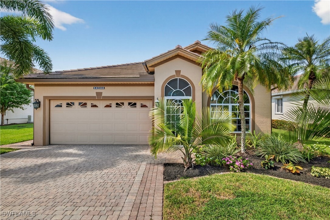 Foto principal - 14266 Reflection Lakes Dr