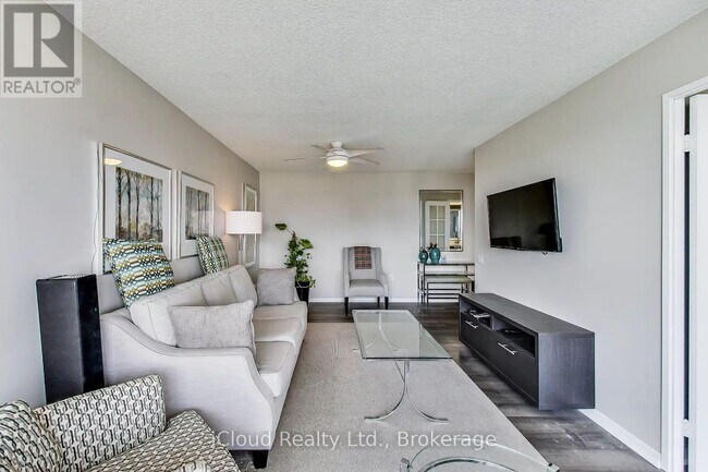 Building Photo - 21 Overlea Blvd