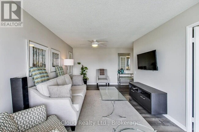 Photo du bâtiment - 21 Overlea Blvd