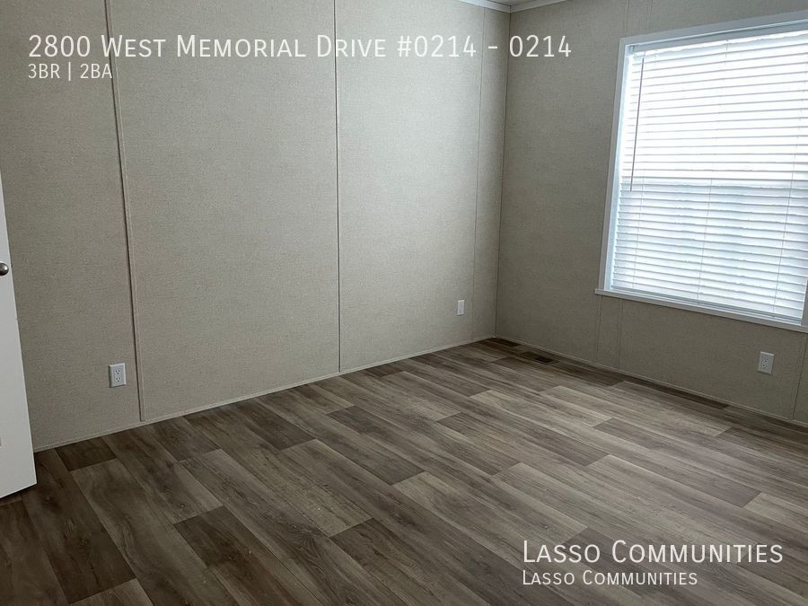 Foto del edificio - 2800 W Memorial Dr