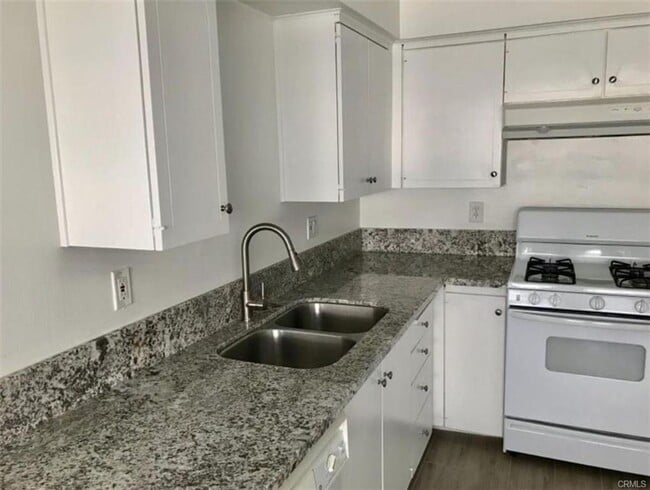 Building Photo - 1241 E Bastanchury Rd