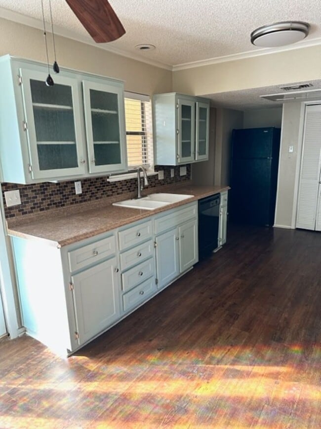 Foto del edificio - 2-story townhome in SW Lubbock