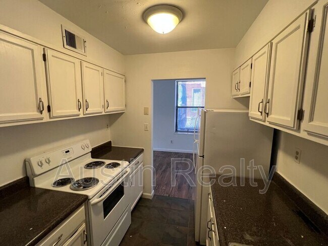 Foto del edificio - 348 N Newstead Ave