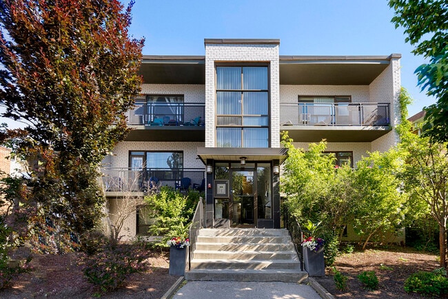 Photo du bâtiment - 260 Gamble Ave