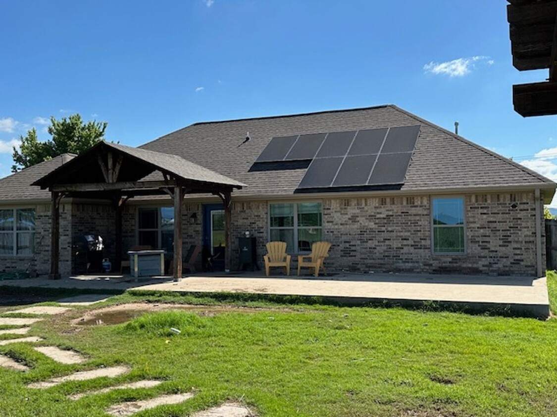 Foto principal - 3 bedroom 2 bath in Prairie Grove - privat...